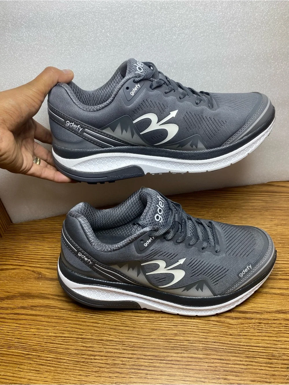 Gdefy Gravity Defyer Mighty Walk Gray  White Orthotic Walking Shoes Men’s Size 8
